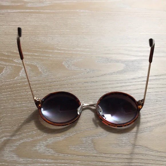 Beautiful sunglasses - Picture 2 of 8